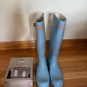 Hunter Blue Rain Tall Boots Size US 6M/7F with Hunter Tall Boot Socks Size M